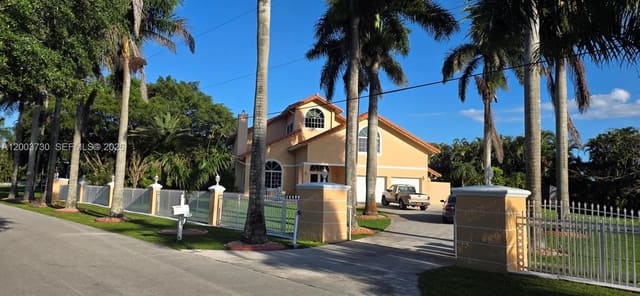11650 NW 17th Court, Plantation, FL 33323