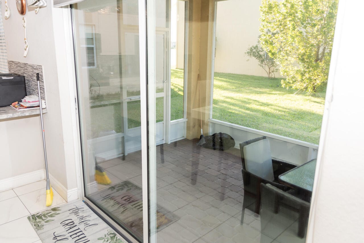1300 NW Fiorenza Court — photo 4