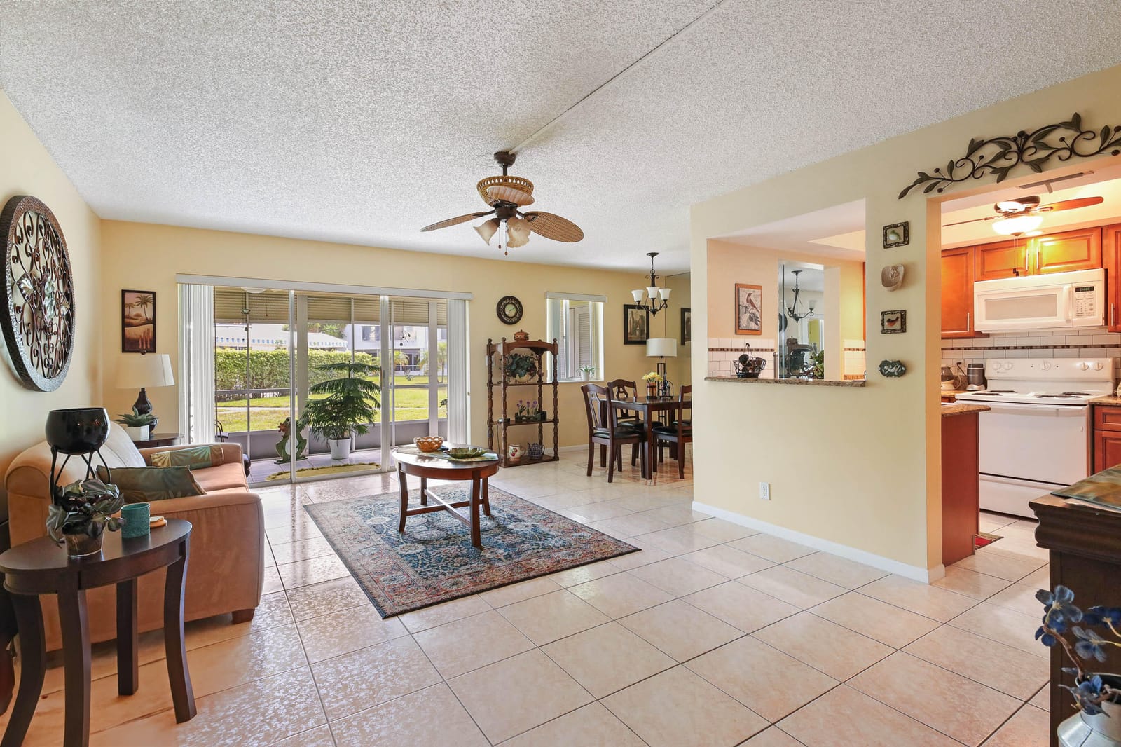 3186 Via Poinciana 110, Greenacres, FL 33467