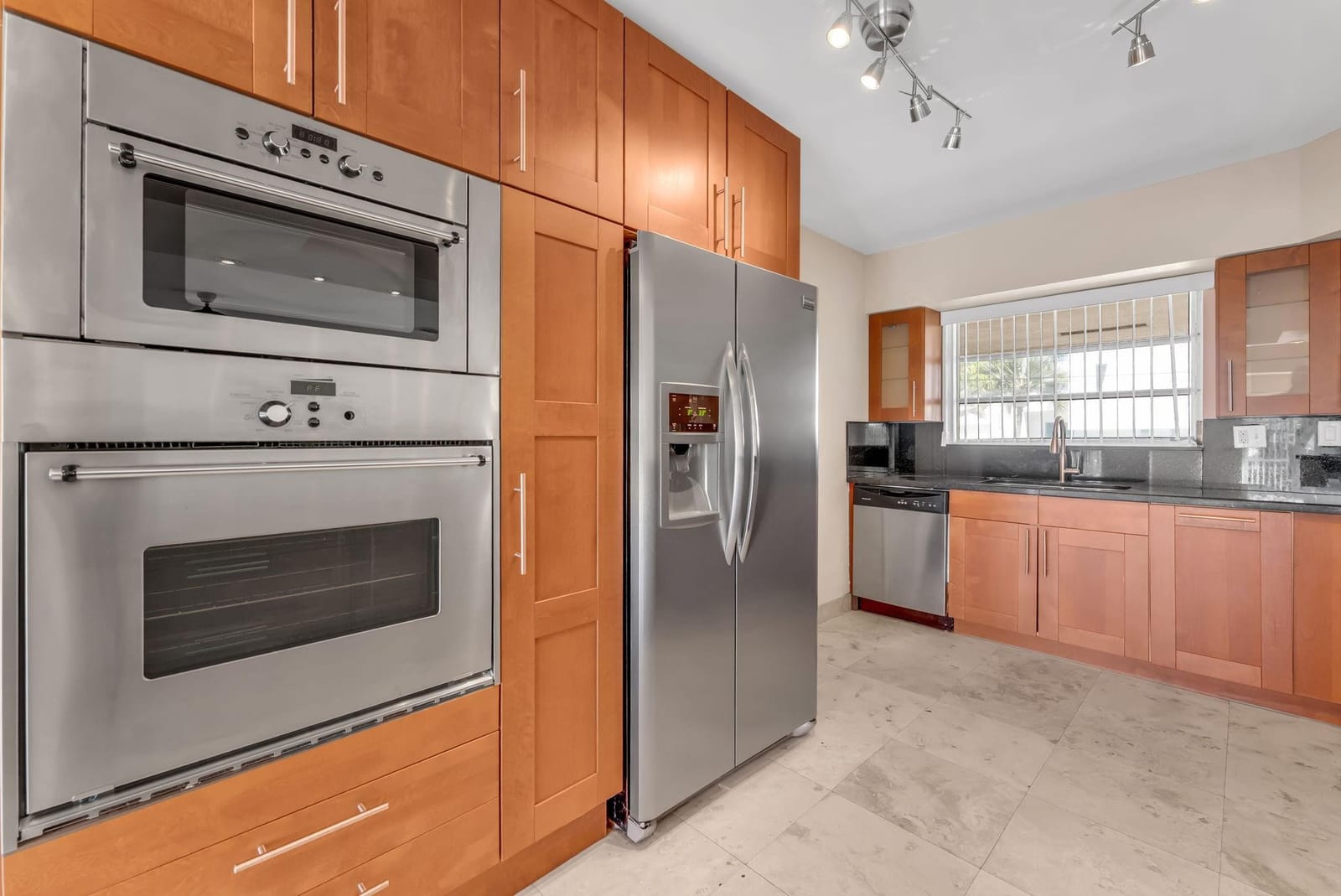 2940 NE 19th Street, Pompano Beach, FL 33062 photo 2