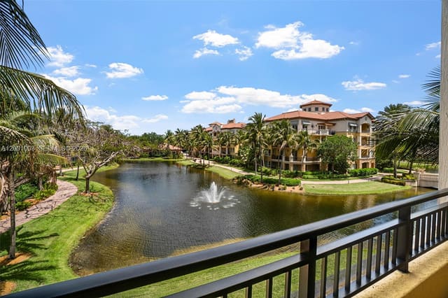 16102 Emerald Estates Dr 210 210, Weston, FL 33331