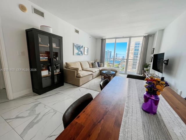 335 S Biscayne Boulevard 3300, One Miami East, Miami, FL