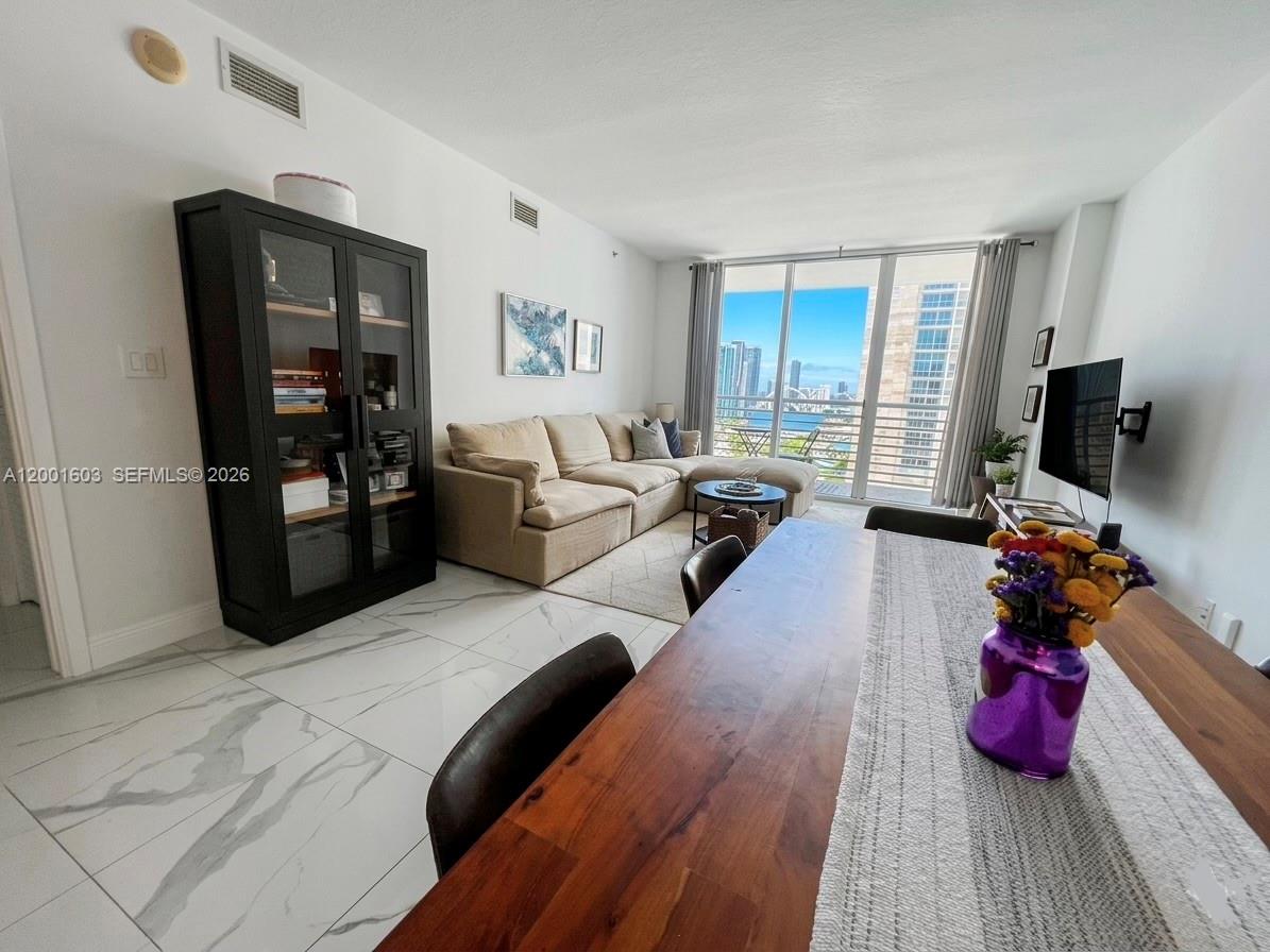 335 S Biscayne Boulevard 3300, Miami, FL 33131, Miami