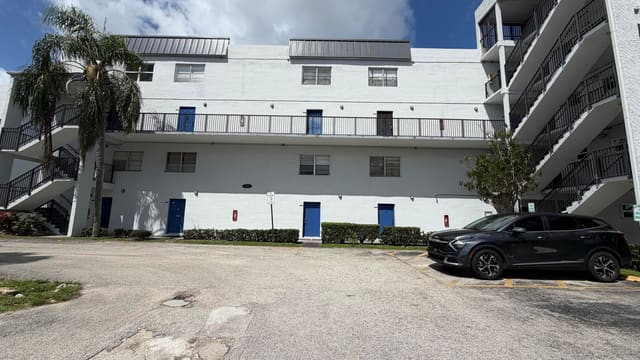 7541 NW 16th Street NW 1105, Village Square, Plantation, FL