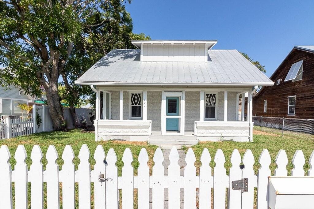 420 SW California Avenue, Stuart, FL 34994