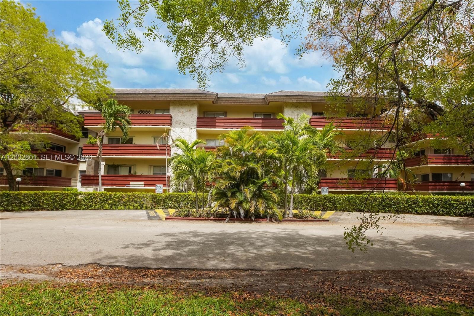 1205 Mariposa Avenue 102, Coral Gables, FL 33146