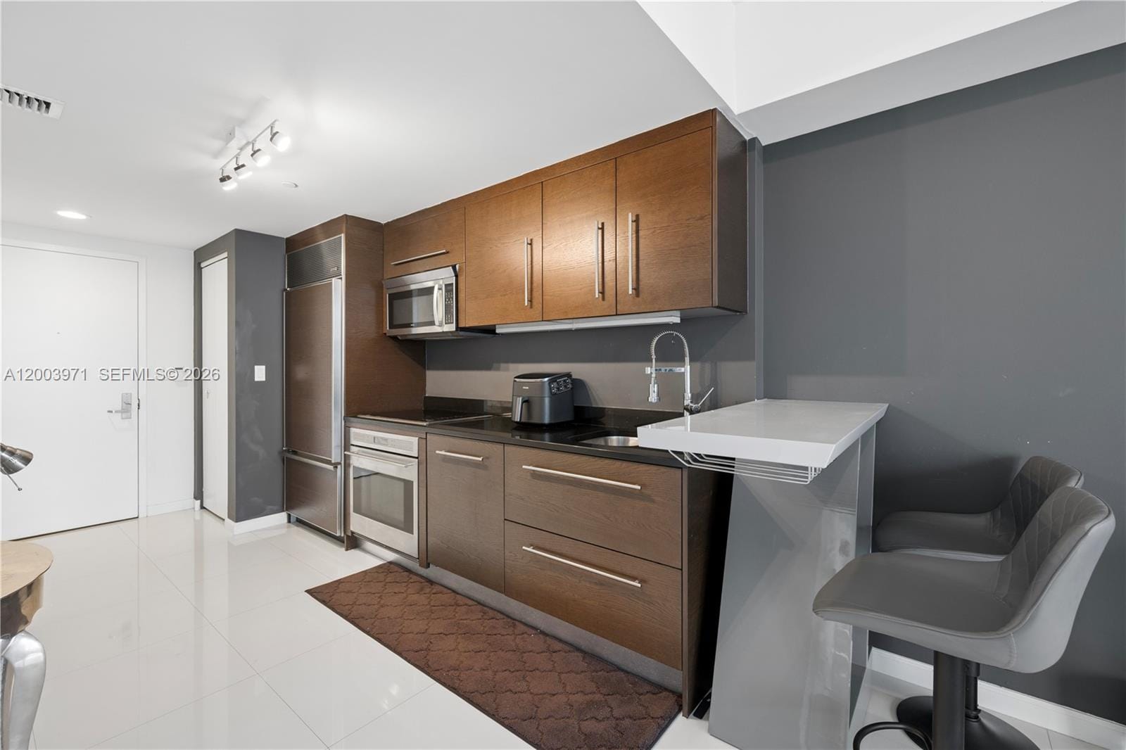 465 Brickell Avenue 3804 — photo 10
