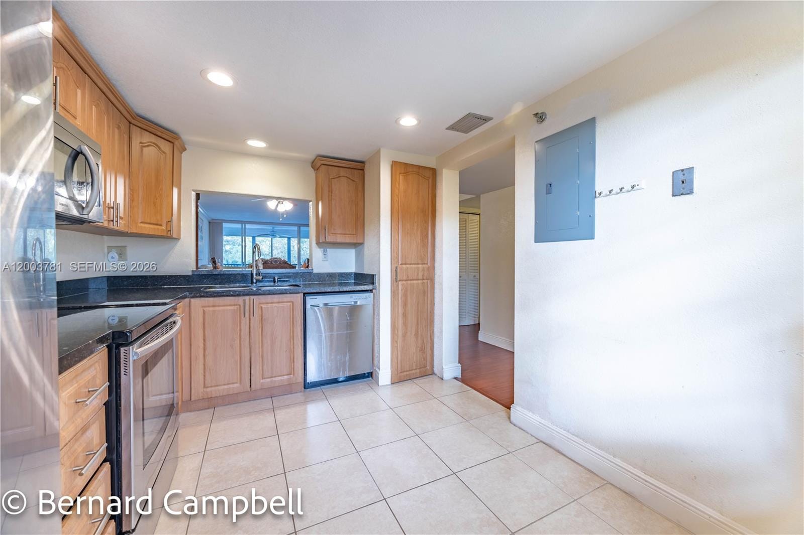 3940 Inverrary Boulevard 403-A, Lauderhill, FL 33319 photo 2