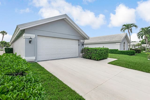 2390 Saratoga Bay Drive, West Palm Beach, FL 33409