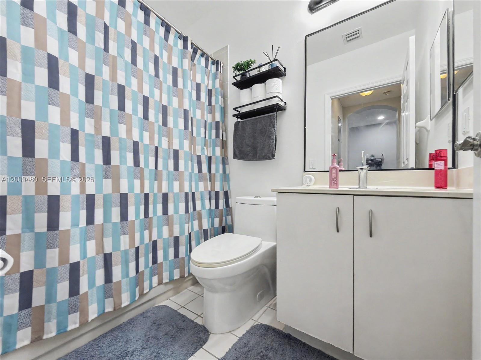 1033 NE 42nd Place — photo 8