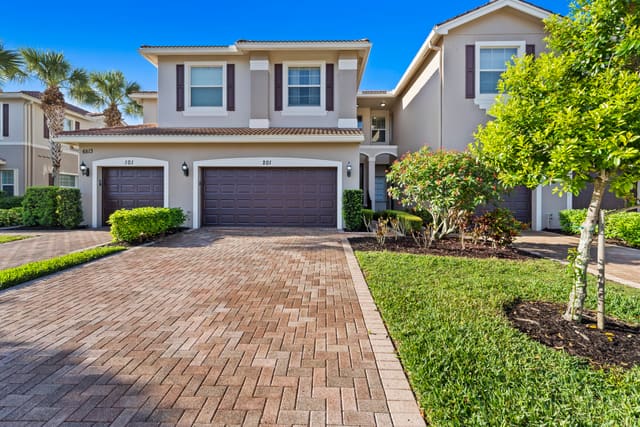 6513 Monterey Point 201, Naples, FL 34105