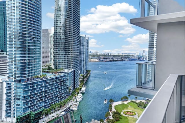 77 SE 5th Street 2705, Miami, FL 33131