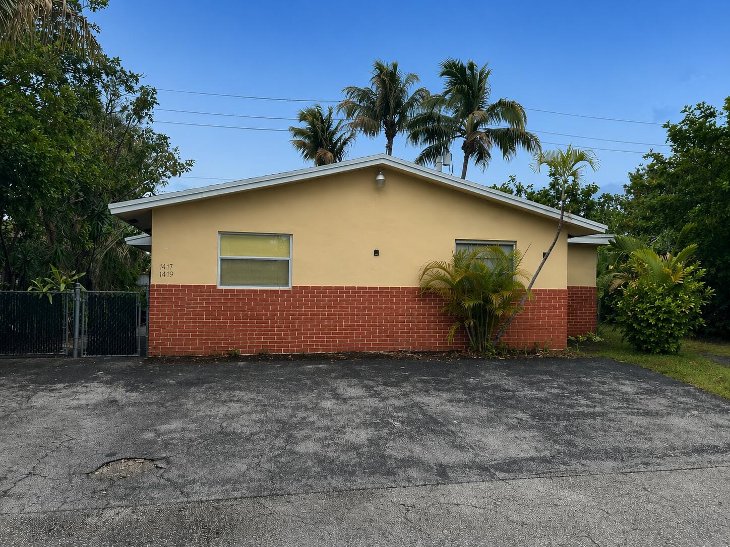 1417 NE 24th Court — photo 3