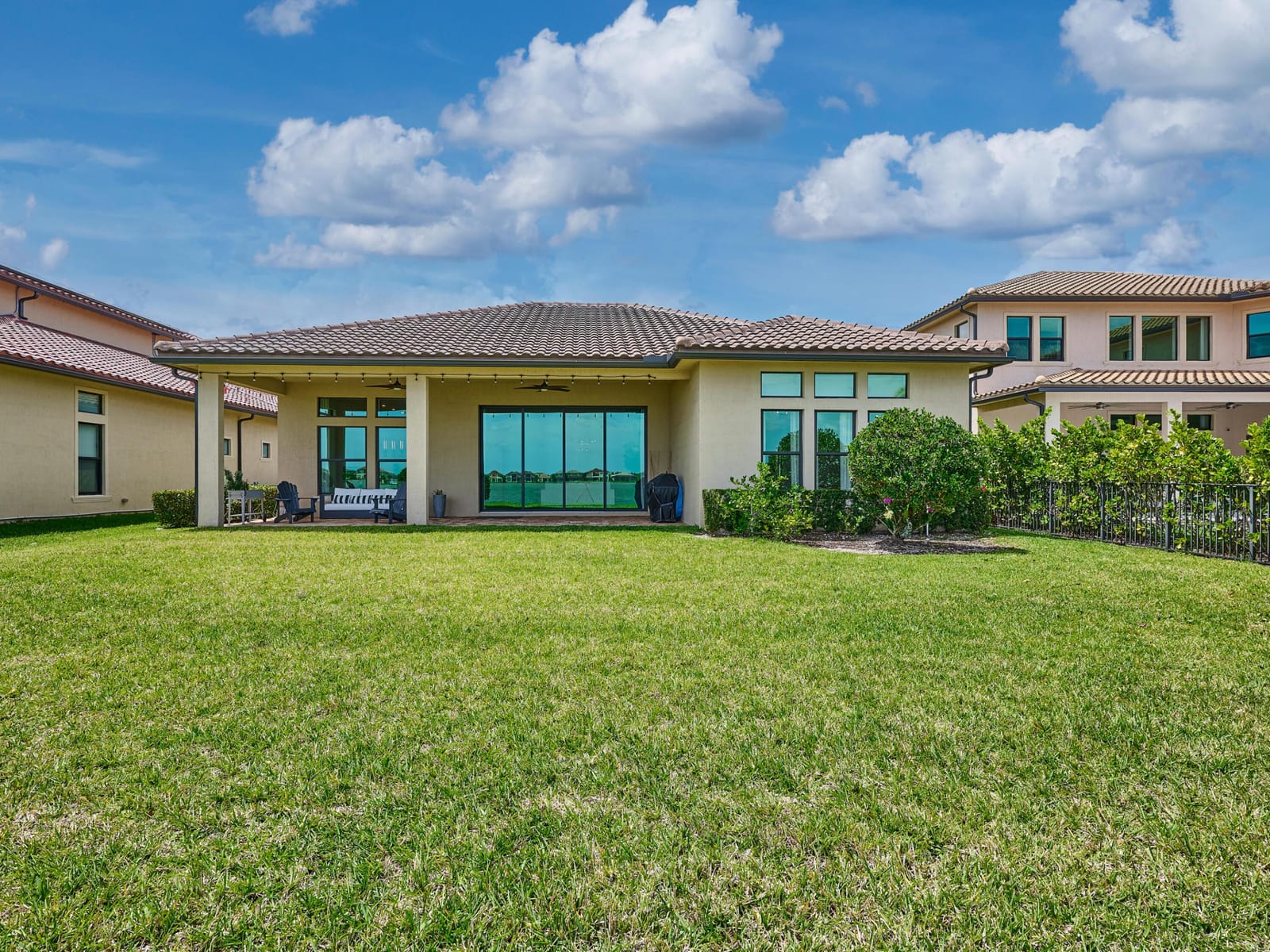 9210 W Parkland Bay Trail, Parkland, FL 33076 photo 2