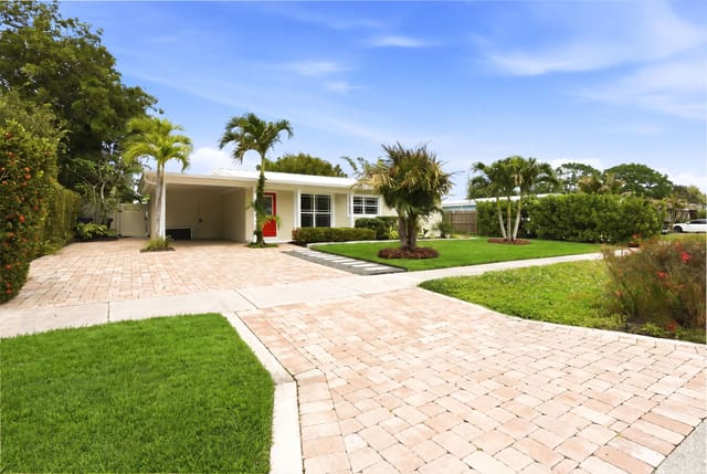 1211 Sioux Street, Jupiter, FL 33458