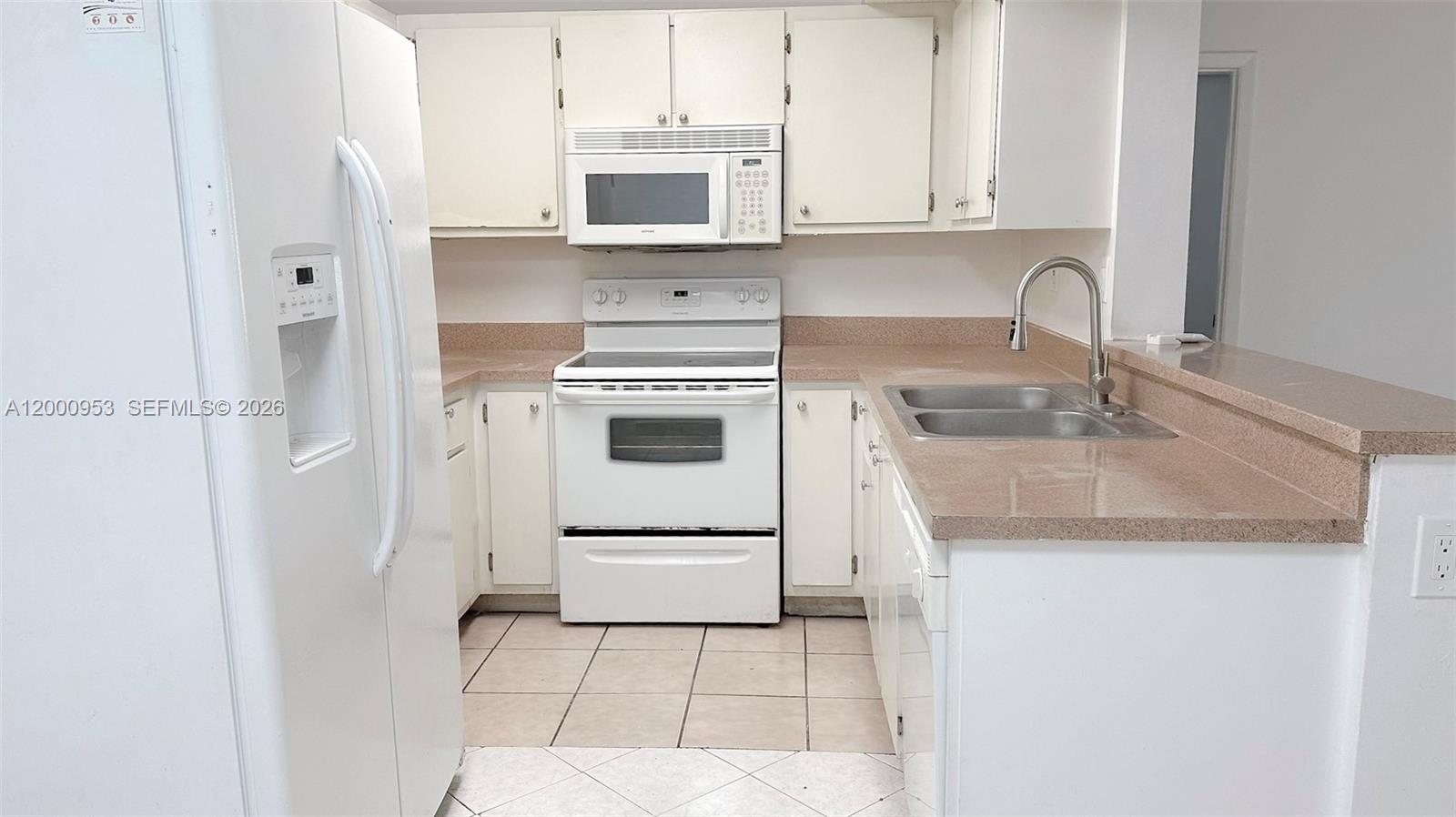 9491 S Palm Circle S 103, Pembroke Pines, FL 33025, Pembroke Pines