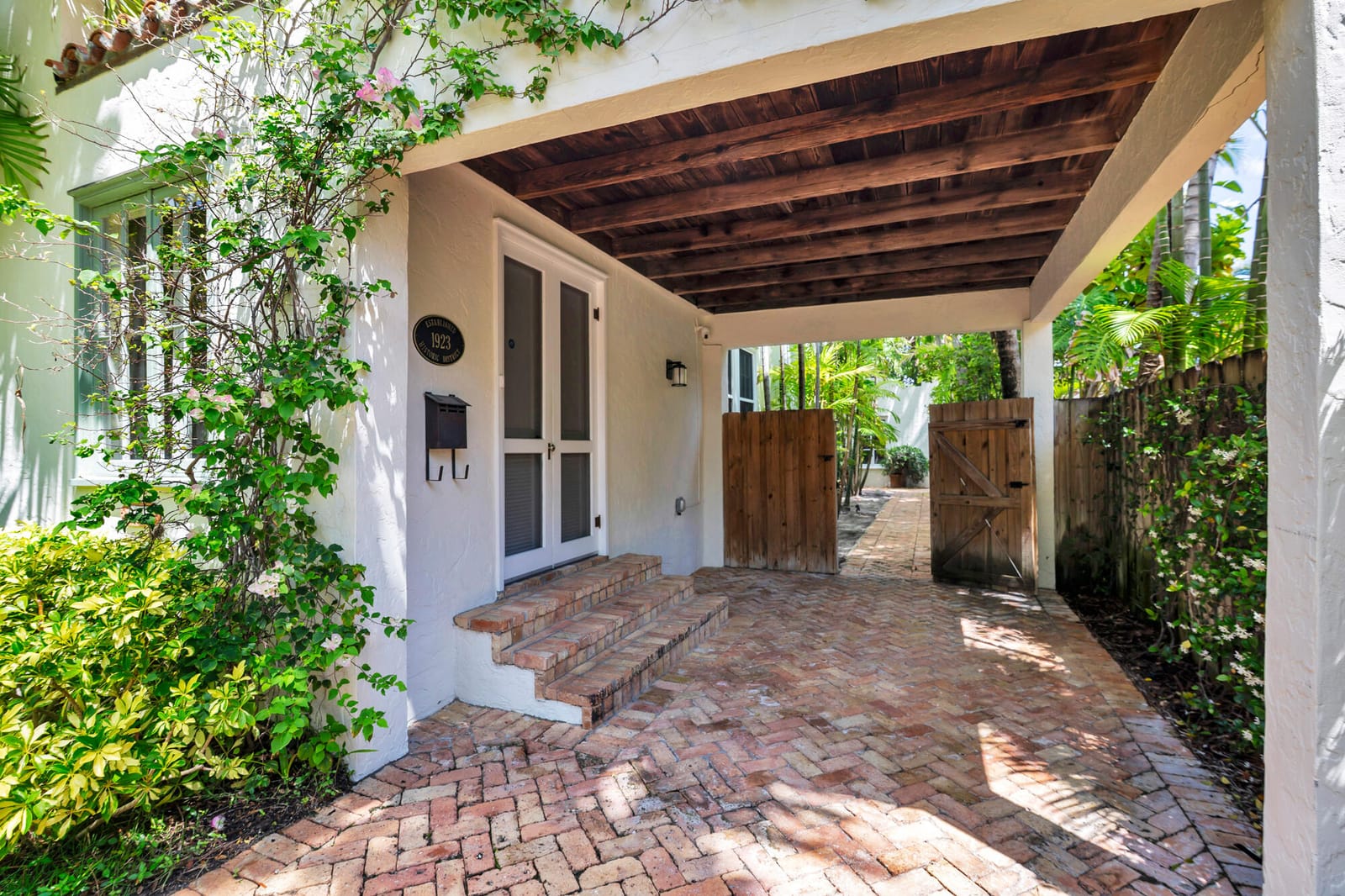205 Westminster Road, West Palm Beach, FL 33405 photo 3