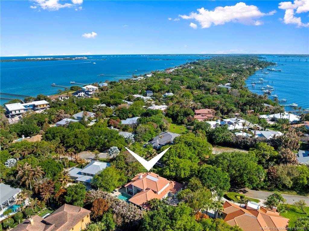 Pending home at 4 Castle Hill Way, Stuart, FL 34996