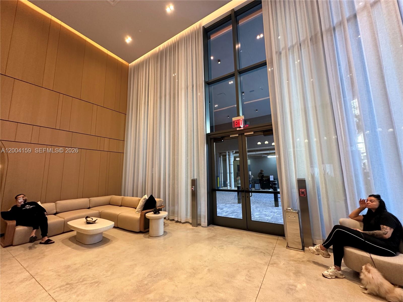 121 NE 5 2712 2712, Miami, FL 33132, Miami