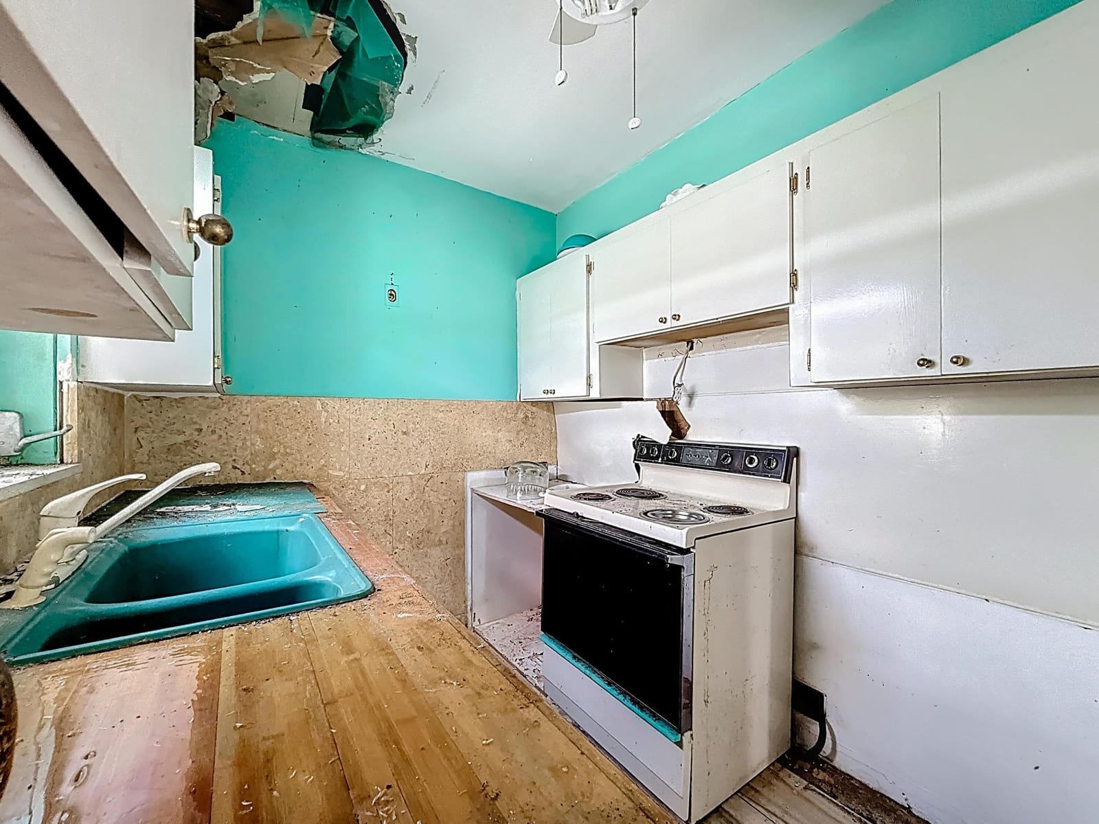 17590 NE 19th Avenue, North Miami Beach, FL 33162 photo 13