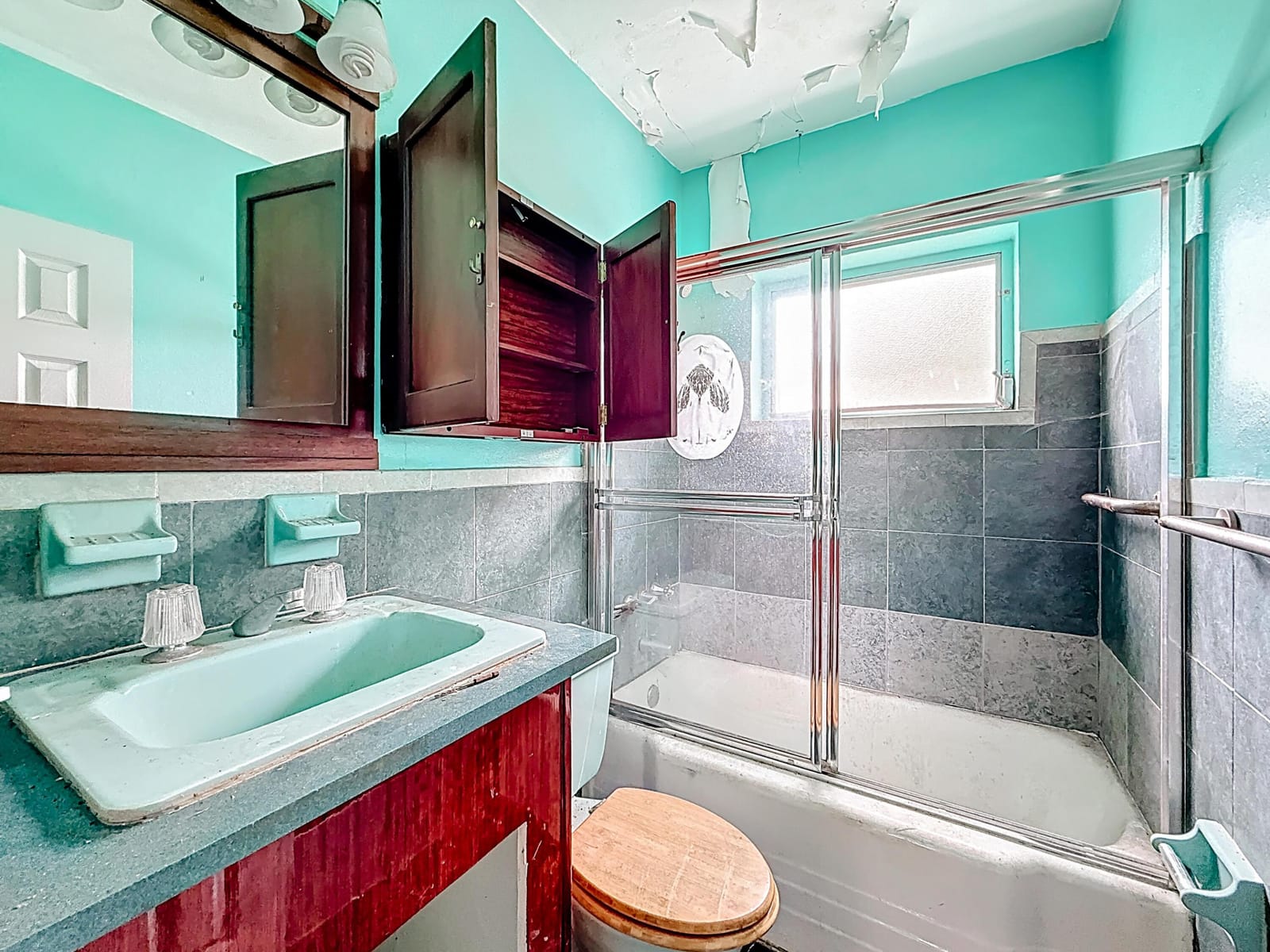 17590 NE 19th Avenue, North Miami Beach, FL 33162 photo 24