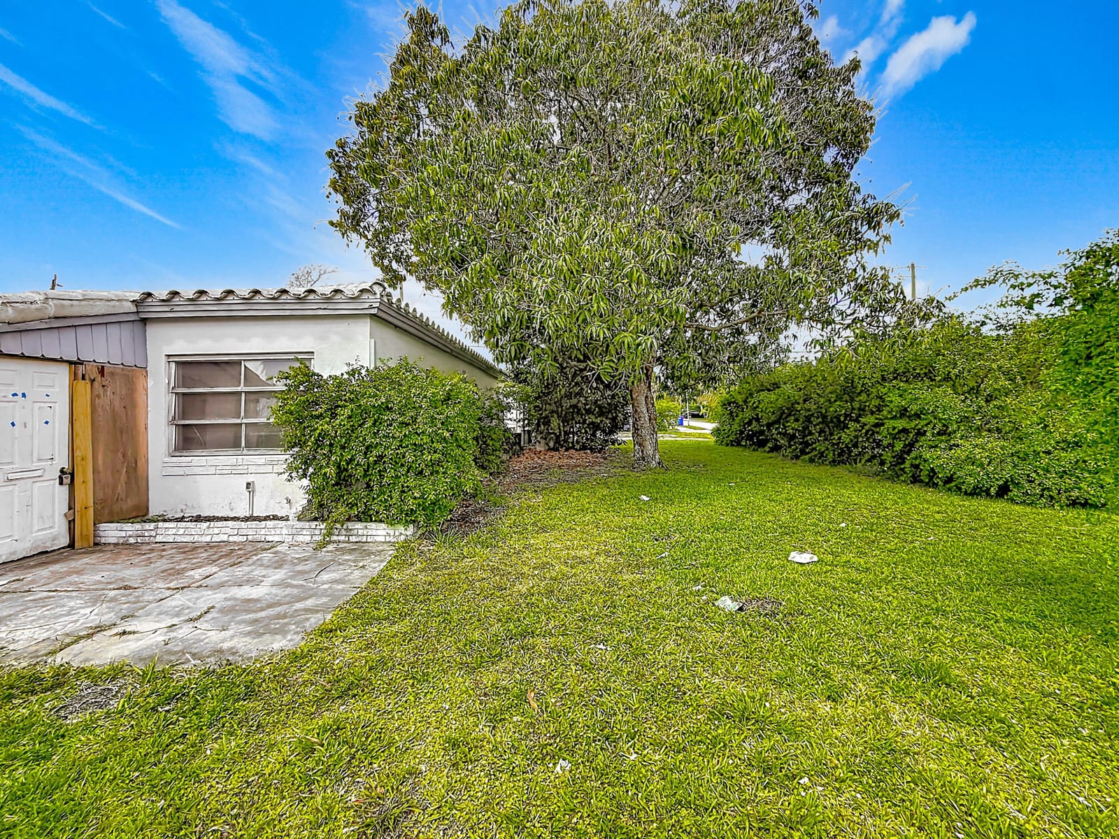 17590 NE 19th Avenue, North Miami Beach, FL 33162 photo 5