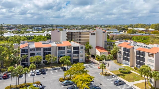 2322 S Cypress Bend Drive 311, Pompano Beach, FL 33069