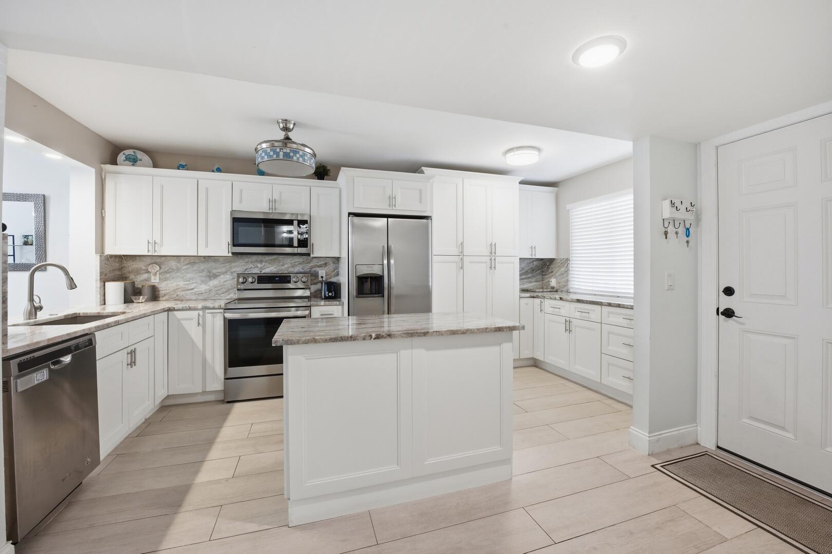 3138 Via Poinciana 306, Lake Worth, FL 33467, Lake Worth