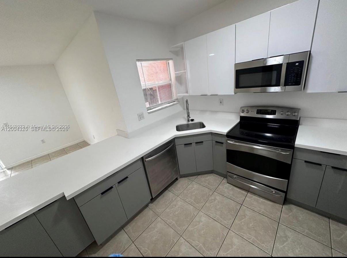 941 SW 6th Place — photo 3