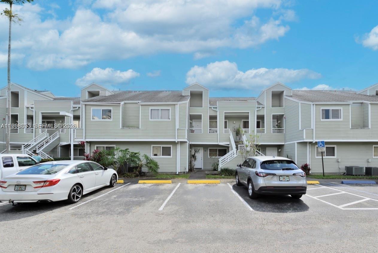 3453 NW 44th Street 104, Oakland Park, FL 33309, Oakland Park