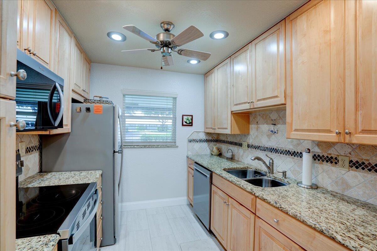 100 Leisure Lake Circle 109 — photo 9