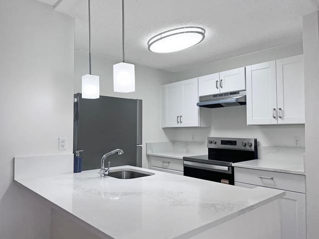604 Meadows Circle 604, sold in Meadows On The Green Condo, Boynton Beach, FL