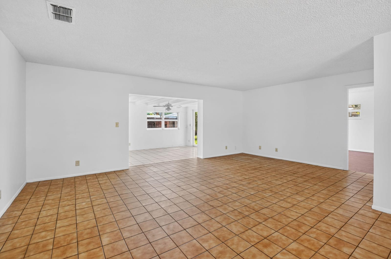 19486 Delaware Circle, Boca Raton, FL 33434 photo 6