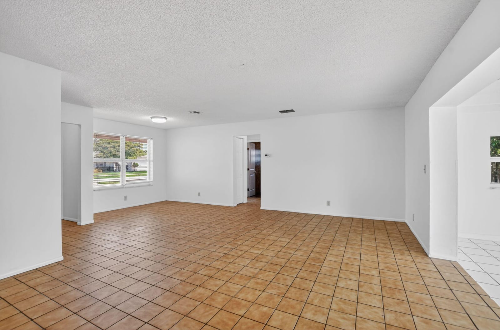 19486 Delaware Circle, Boca Raton, FL 33434 photo 8
