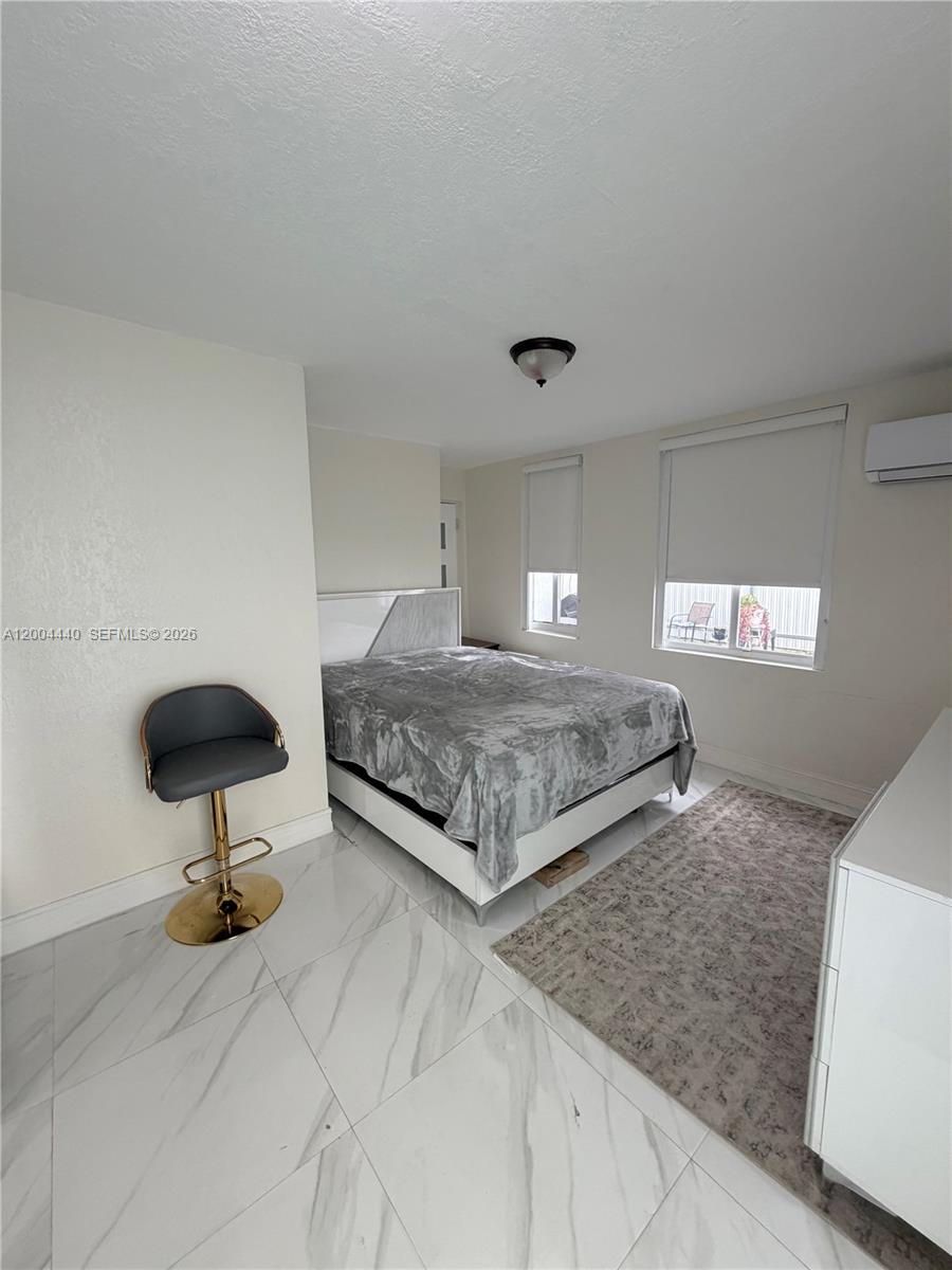 5801 NW 113th Terrace 4, Hialeah, FL 33012, Hialeah