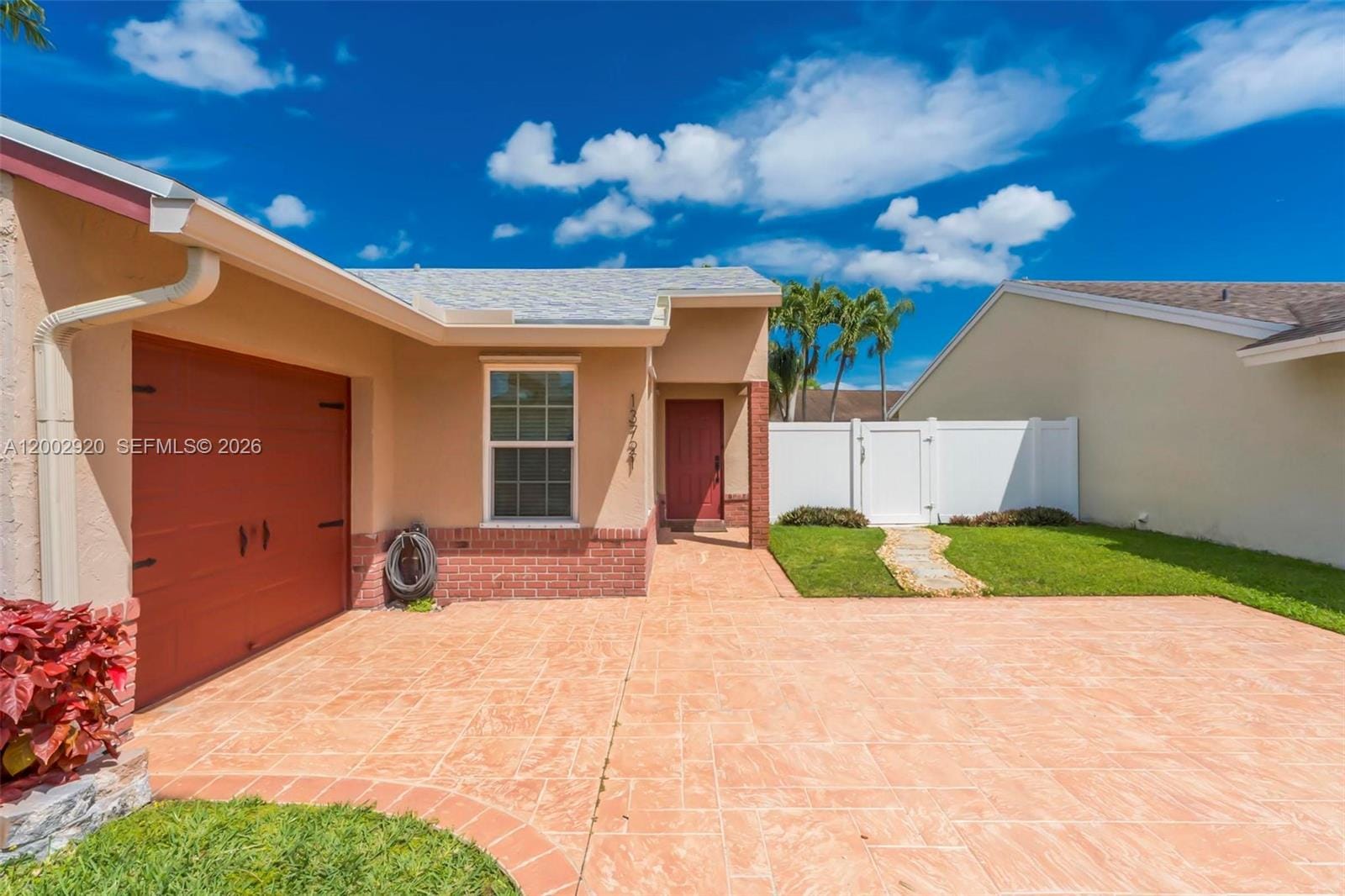 13721 Oak Ridge Drive, Davie, FL 33325 photo 2