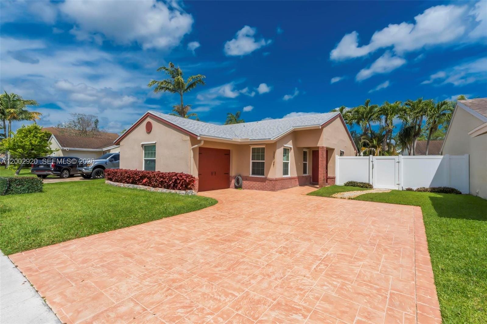 13721 Oak Ridge Drive, Davie, FL 33325
