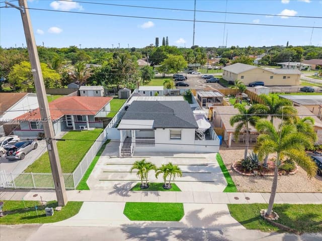 4824 SW 19th Street, West Park, FL 33023