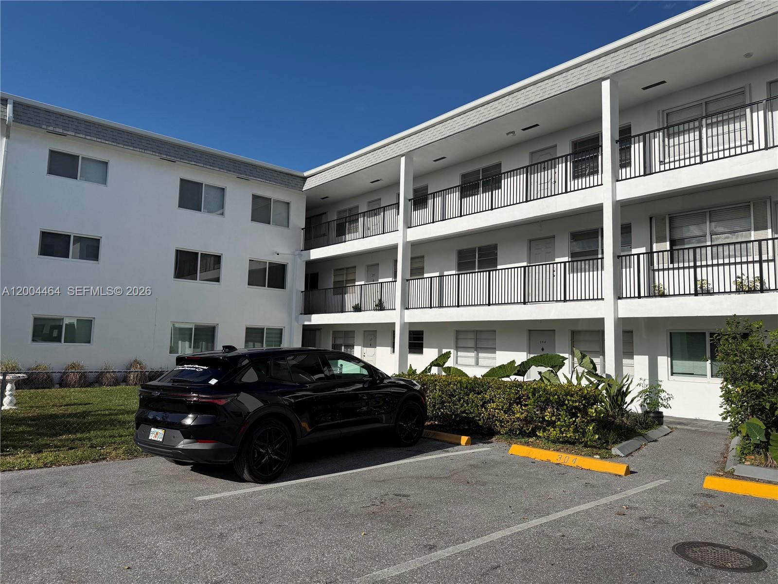 2415 Lincoln Street 305, Hollywood, FL 33020, Hollywood