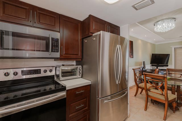 2076 S Ocean Drive 207, Hallandale Beach, FL 33009