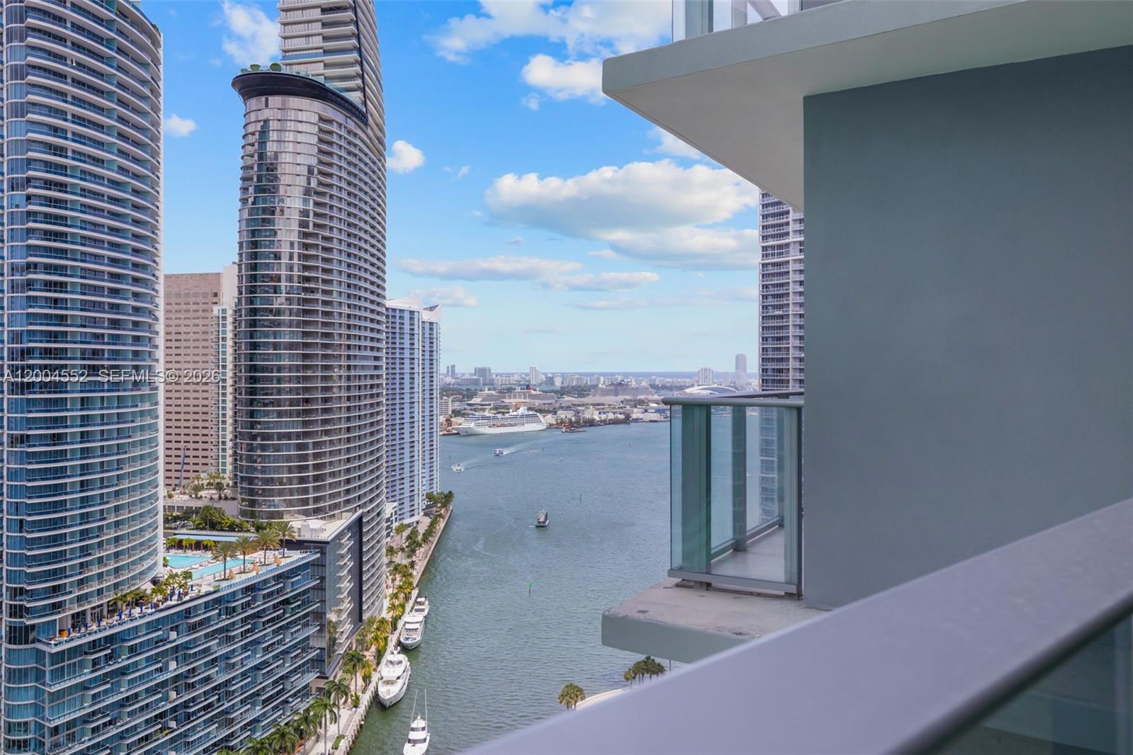 77 SE 5th Street 3205, Miami, FL 33131, Miami