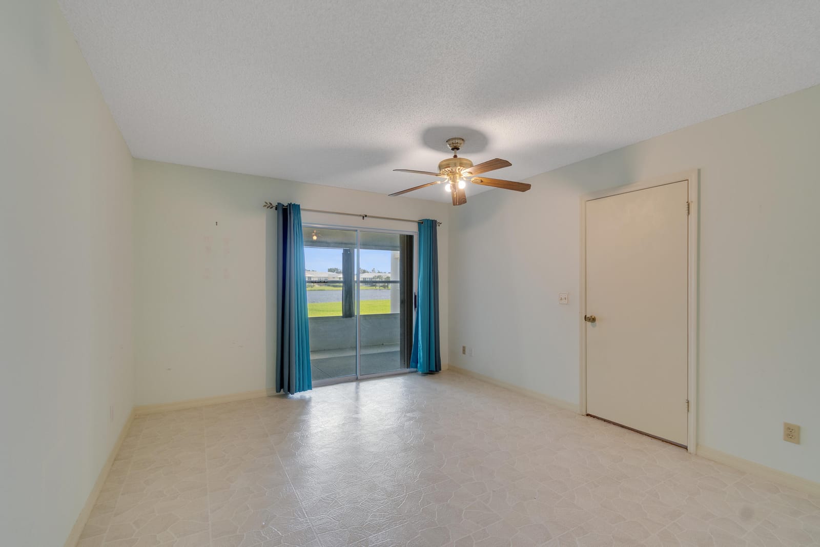 356 Grove Isle Circle — photo 12