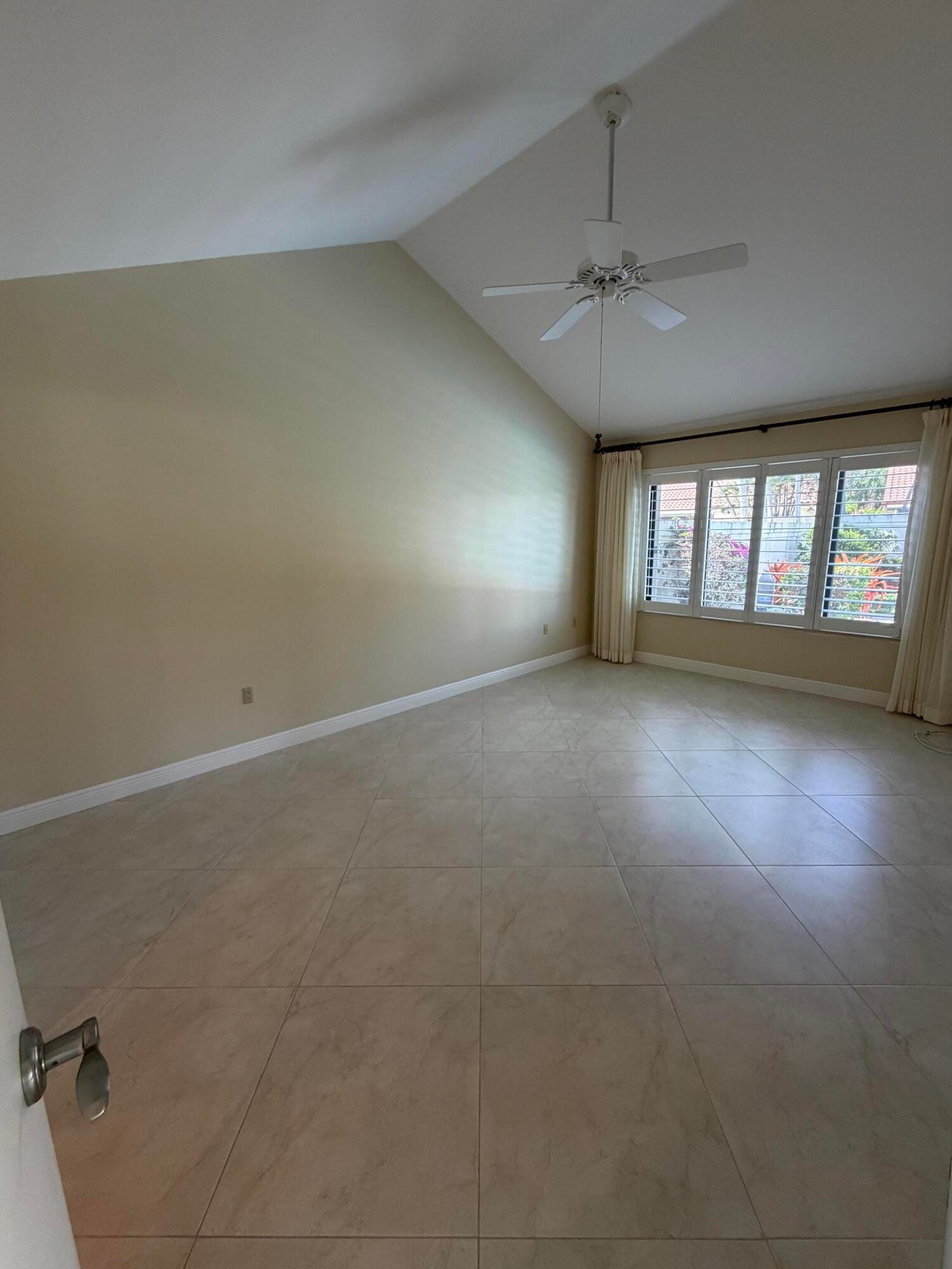 2805 Farragut Lane, West Palm Beach, FL 33409 photo 13