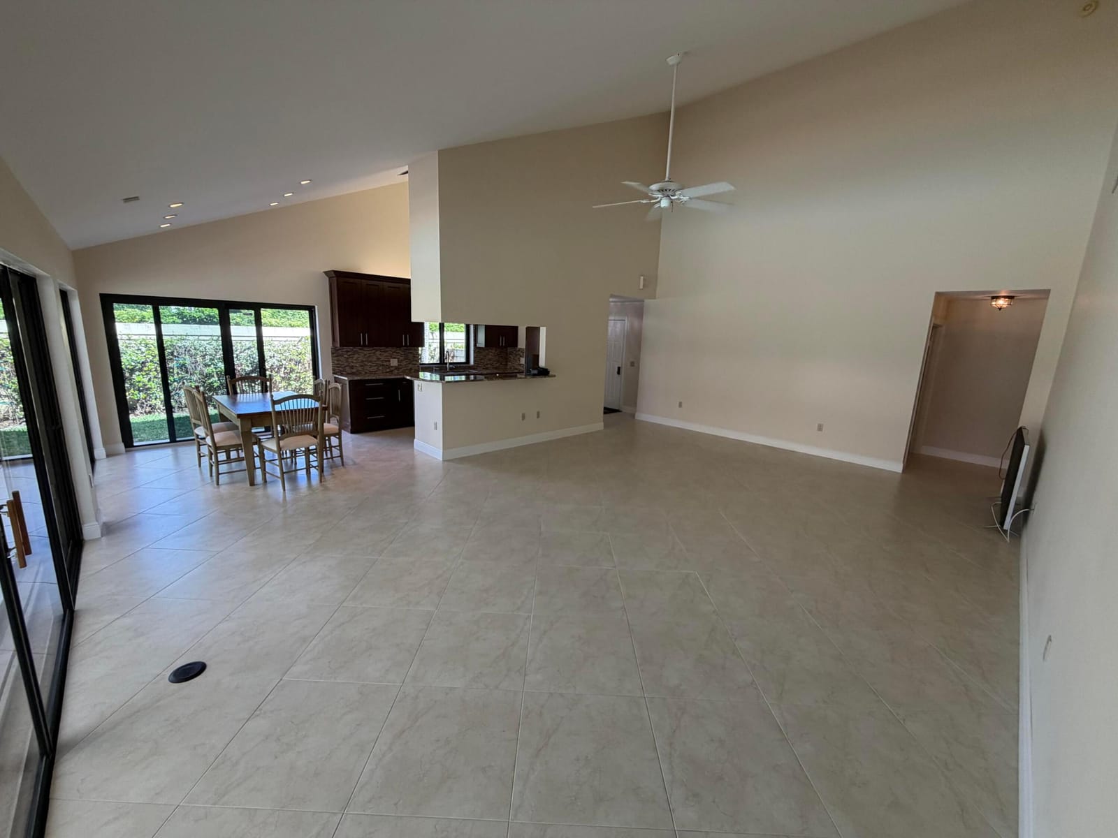 2805 Farragut Lane — photo 9