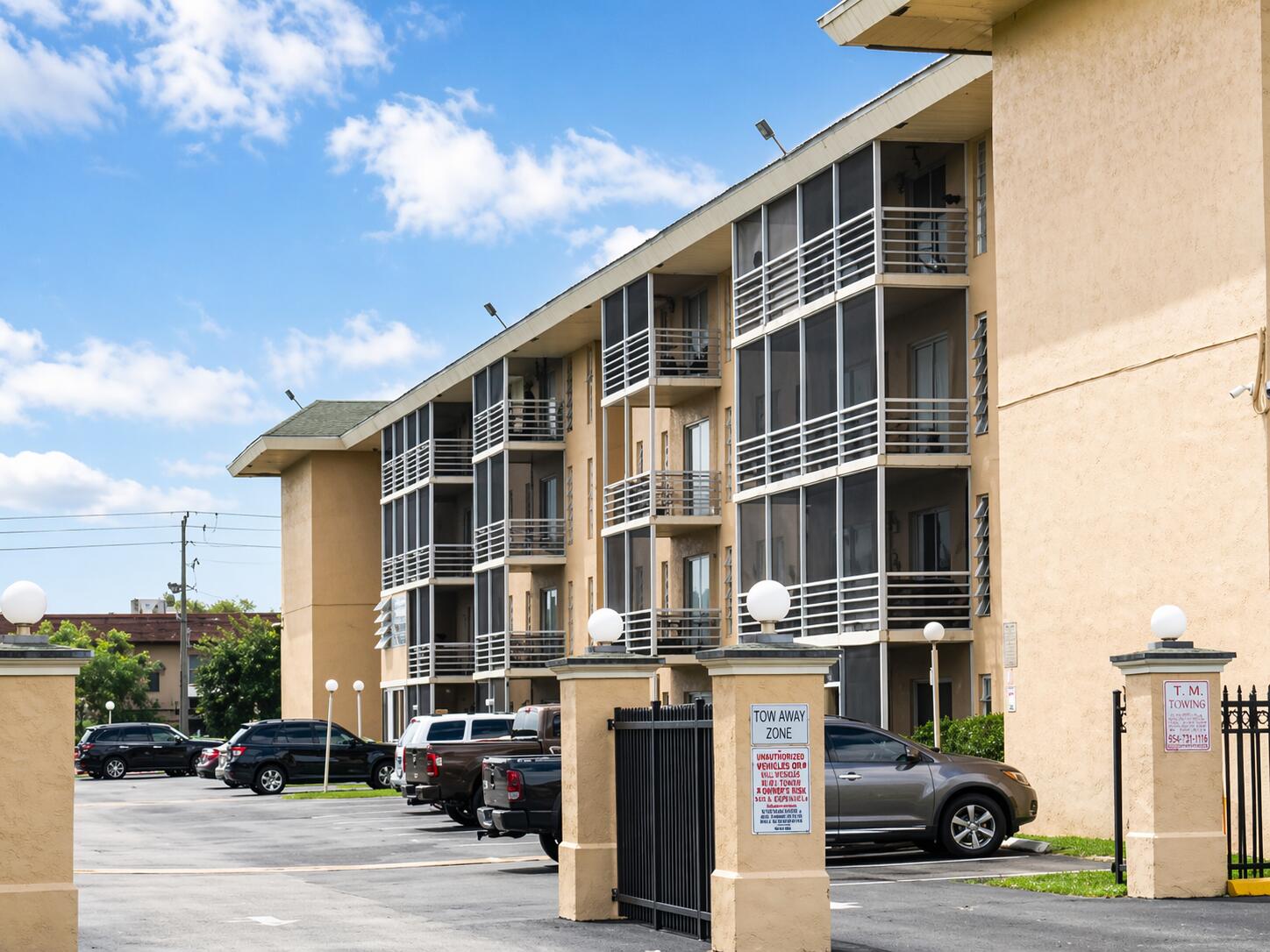 4848 NW 24th Court 327, Lauderdale Lakes, FL 33313, Lauderdale Lakes