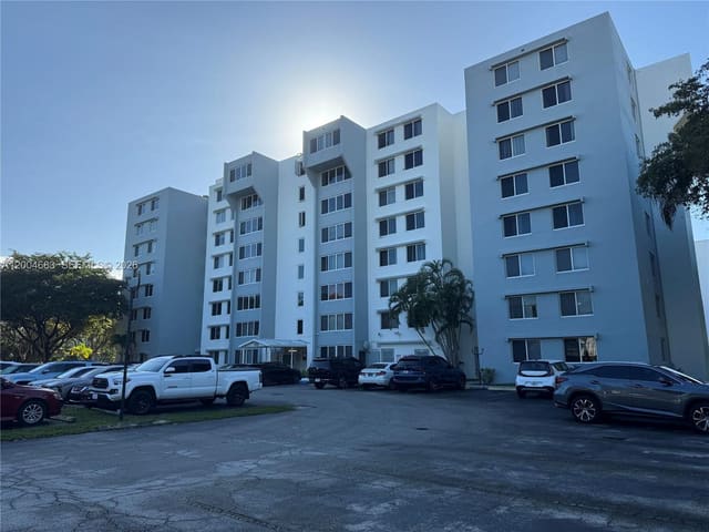 9001 SW 77th Avenue C709, sold in Dadeland Place, Miami, FL