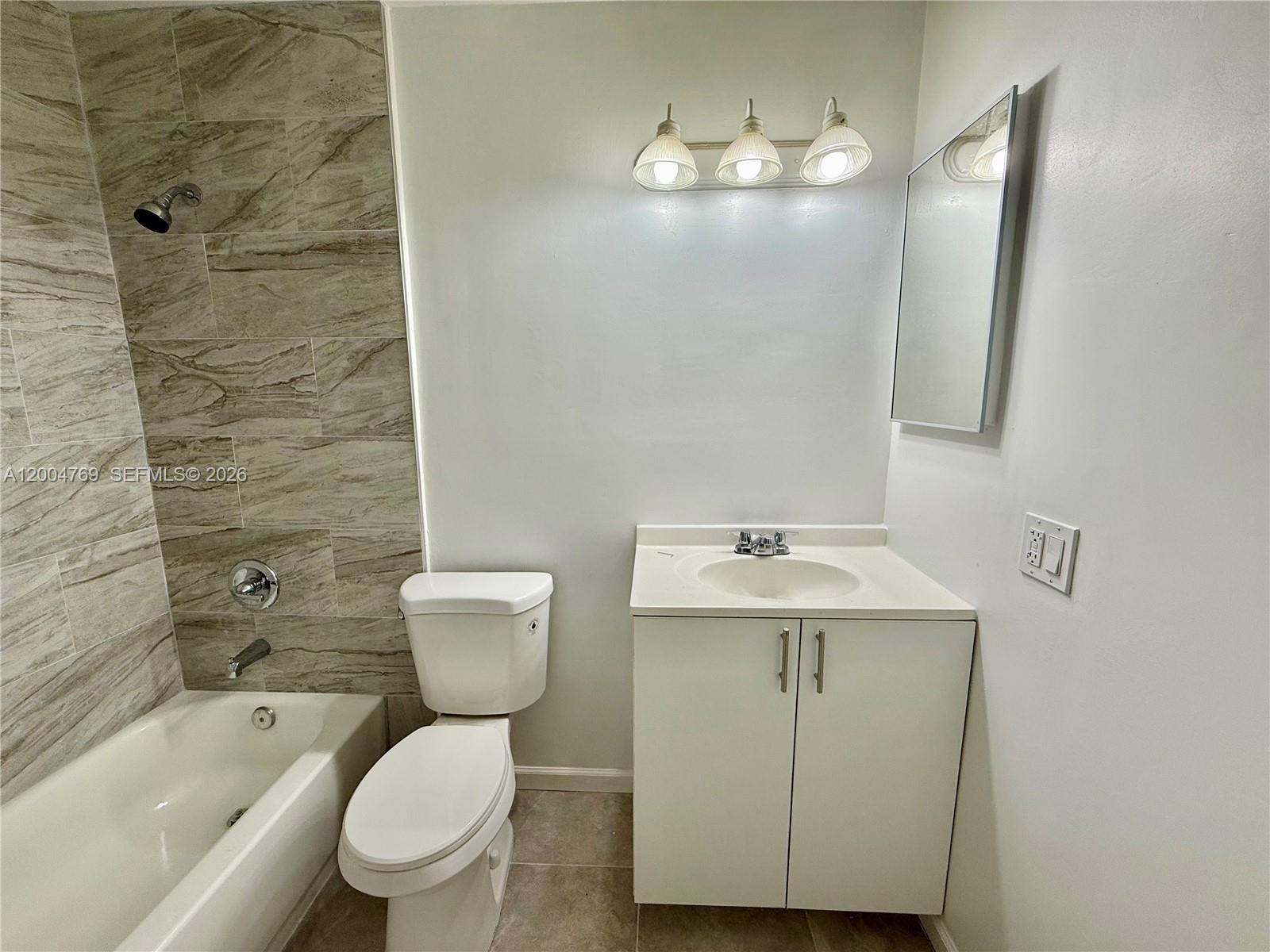 220 NE 41st Street 4, Oakland Park, FL 33334, Oakland Park