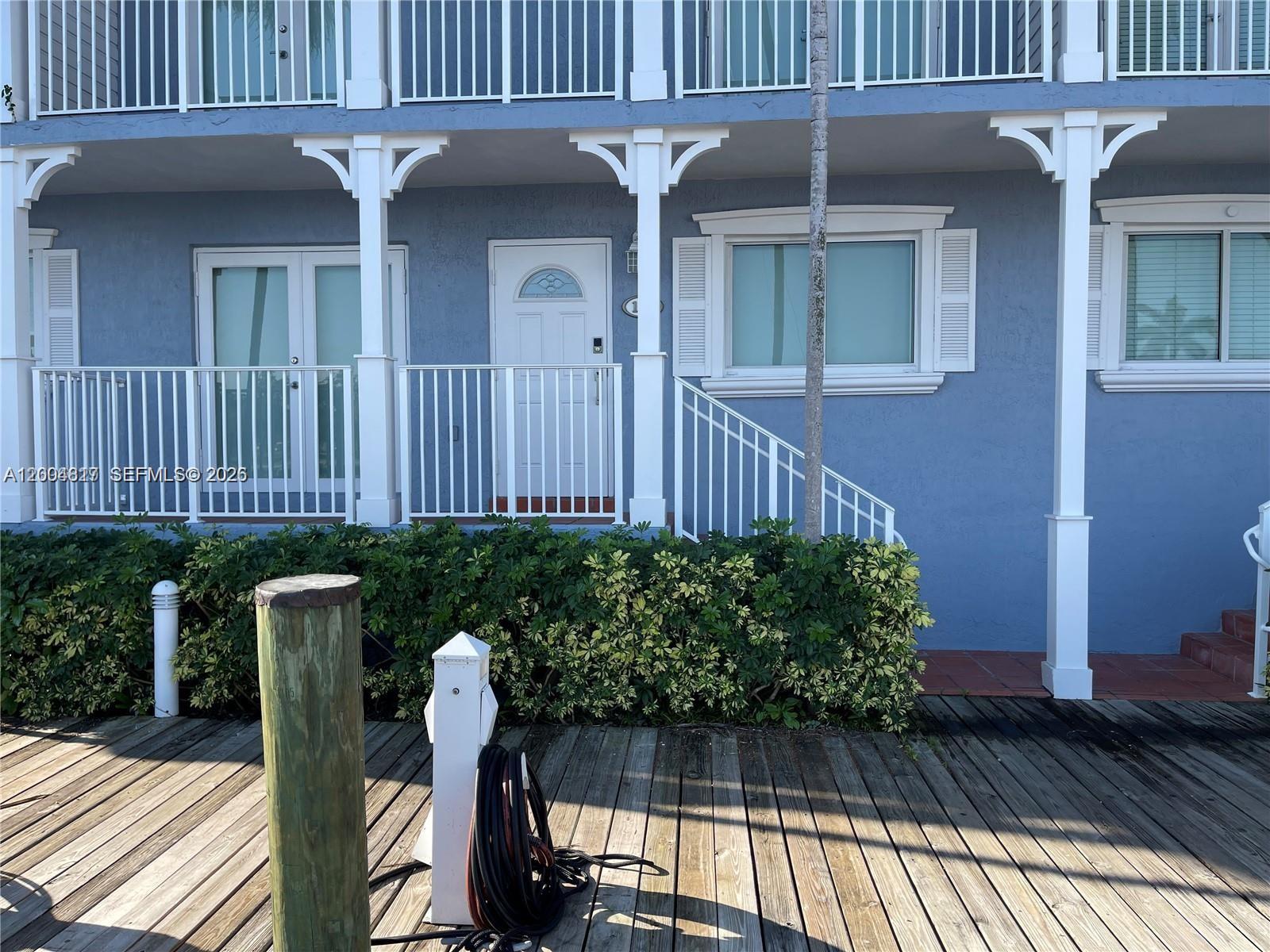 2415 NW 16th St Road 102, Miami, FL 33125, Miami