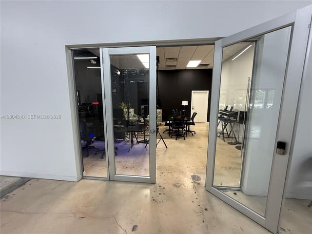 7445 W 4th Avenue 102, Hialeah, FL 33014