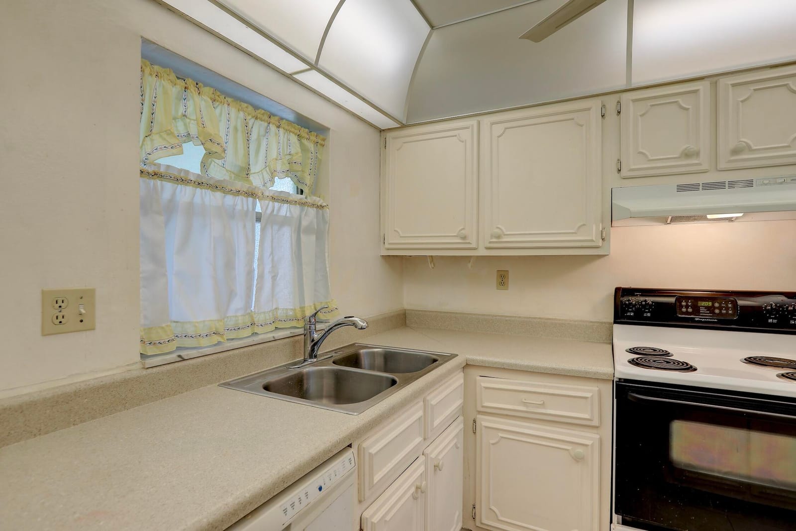 1100 Ponce De Leon Circle 305, Vero Beach, FL 32960 photo 13
